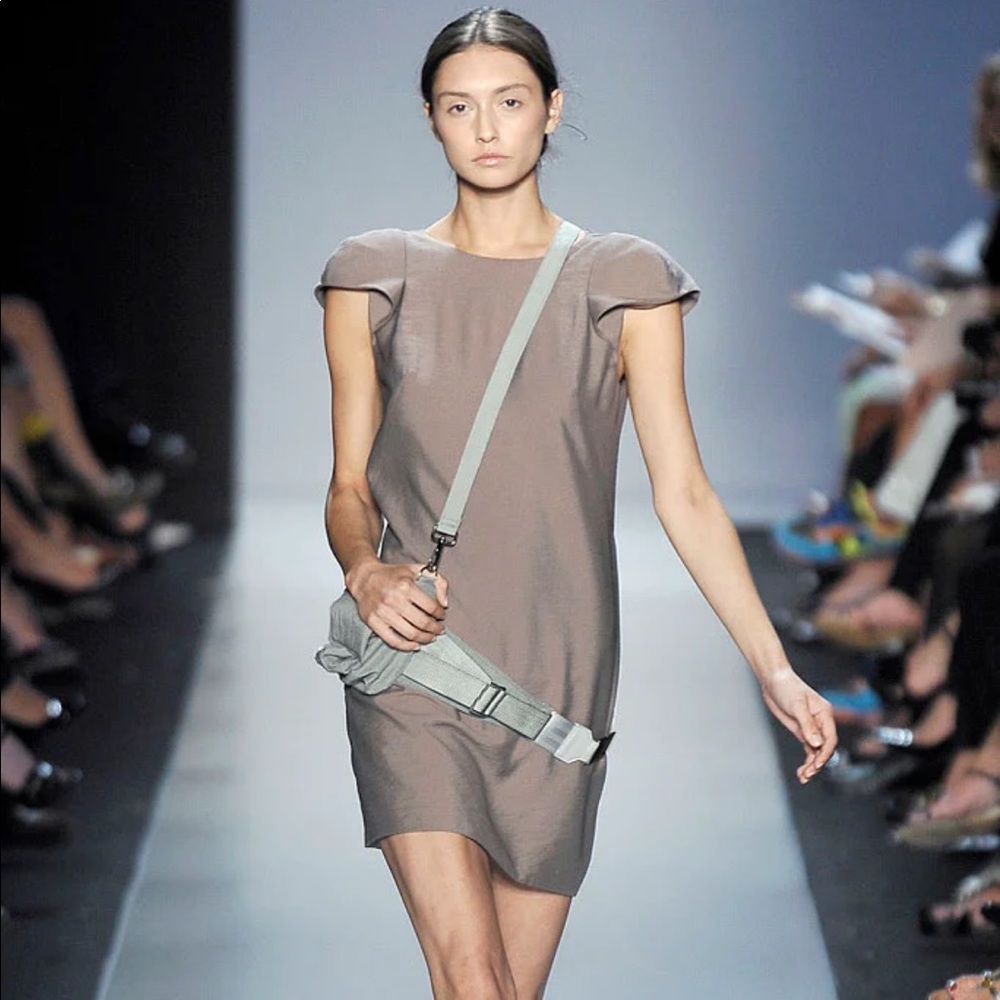 Max Azria sculpted shoulder dress EUC